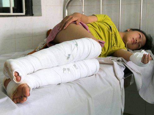 Vụ vợ con tử vong, chồng nguy kịch: Tìm thấy toa thuốc tây trong phòng khách sạn-2