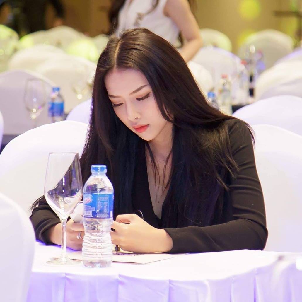 Chân dung cô gái Khánh Hoà vừa được Phan Mạnh Quỳnh cầu hôn trên biển-7