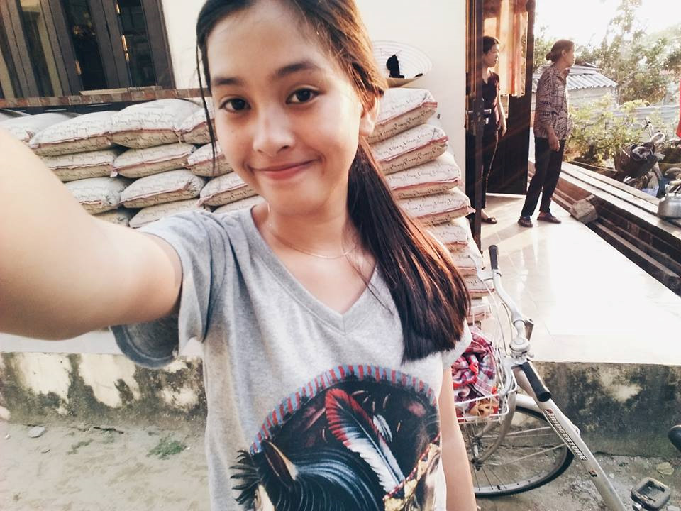 Loạt ảnh ngố tàu, đáng yêu ngày bé của Hoa hậu Việt Nam 2018-5