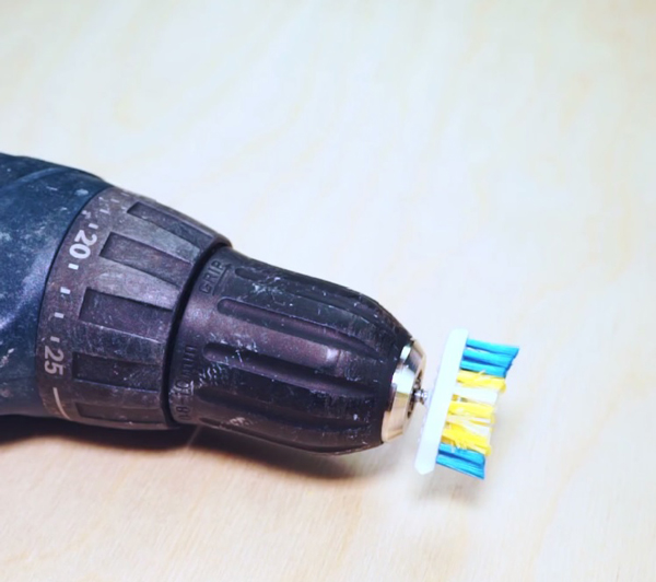 Đừng vội vứt chiếc bàn chải đánh răng đã cũ đi vì nó có thể giúp bạn làm những việc không thể ngờ tới-4