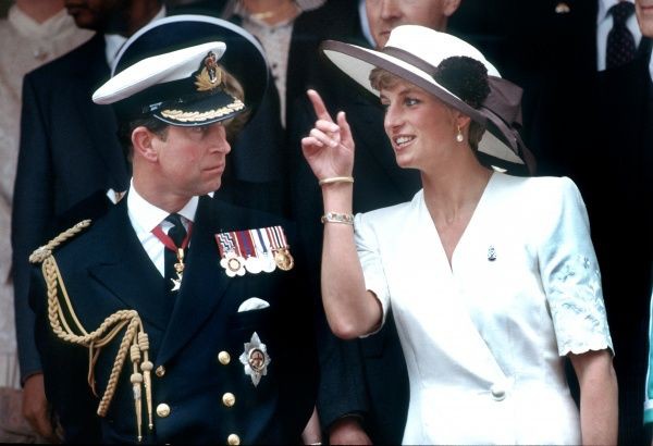 Nhìn loạt khoảnh khắc lạnh nhạt của Thái tử Charles và Công nương Diana mới thấy, cuộc hôn nhân không tình yêu này sớm hay muộn cũng phải kết thúc-4