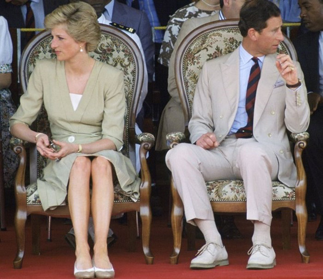 Nhìn loạt khoảnh khắc lạnh nhạt của Thái tử Charles và Công nương Diana mới thấy, cuộc hôn nhân không tình yêu này sớm hay muộn cũng phải kết thúc-6