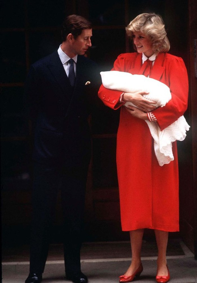 Nhìn loạt khoảnh khắc lạnh nhạt của Thái tử Charles và Công nương Diana mới thấy, cuộc hôn nhân không tình yêu này sớm hay muộn cũng phải kết thúc-7