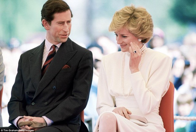 Nhìn loạt khoảnh khắc lạnh nhạt của Thái tử Charles và Công nương Diana mới thấy, cuộc hôn nhân không tình yêu này sớm hay muộn cũng phải kết thúc-16