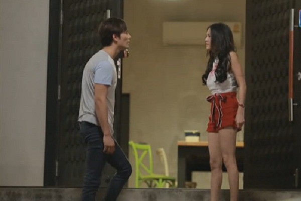 Chiêu trò ngoại tình tinh vi đến không tưởng của chồng đã bị vợ phát giác nhờ một chiếc áo-2