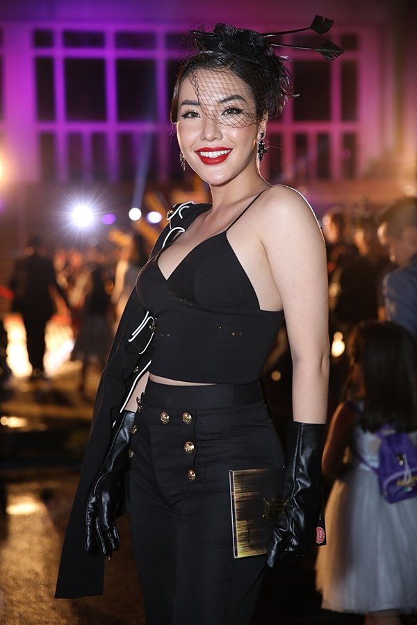 Mỹ nhân Việt đọ sắc trên thảm đỏ chung kết Hoa hậu Việt Nam 2018-9