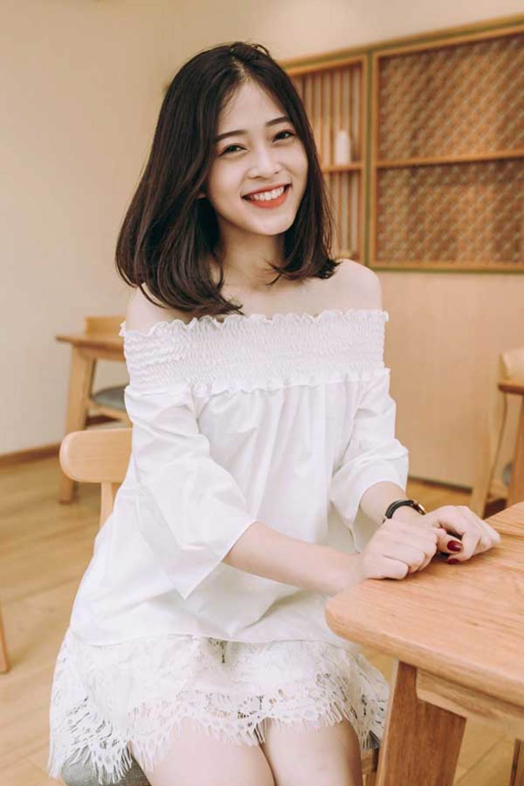 Bí quyết dáng đẹp hoàn hảo, da trắng sứ của Á hậu Việt Nam Bùi Phương Nga-8