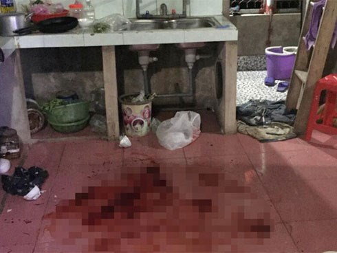 Thanh niên khai nguyên nhân cầm kéo đâm chết vợ 17 tuổi ngay trước bữa cơm vì bị... cằn nhằn