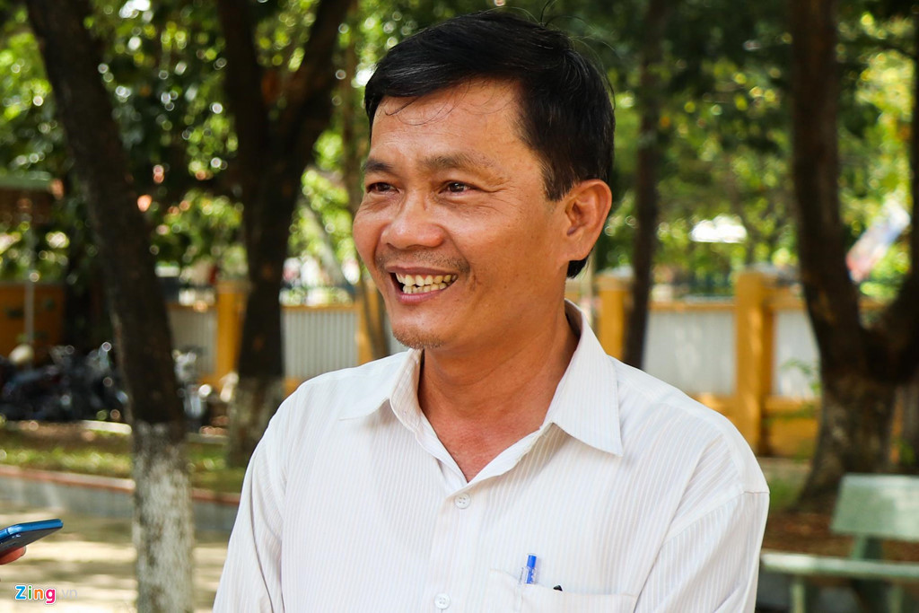 Hiệu trưởng: Hoa hậu Tiểu Vy học trung bình khá nhưng chăm ngoan-1