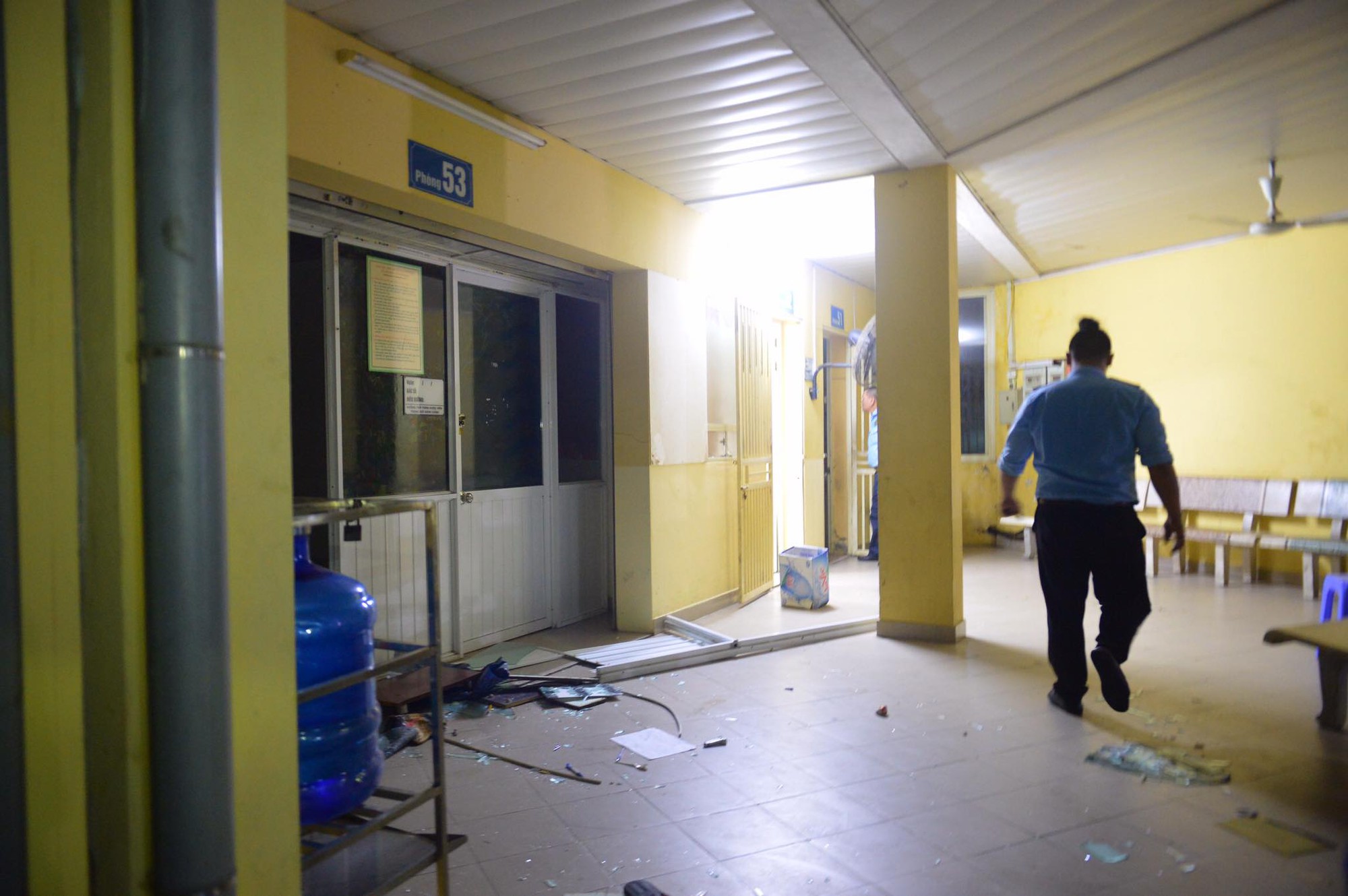 Cháy cực lớn khu trọ tại dốc BV Nhi Trung ương, hàng trăm người hoảng loạn-11