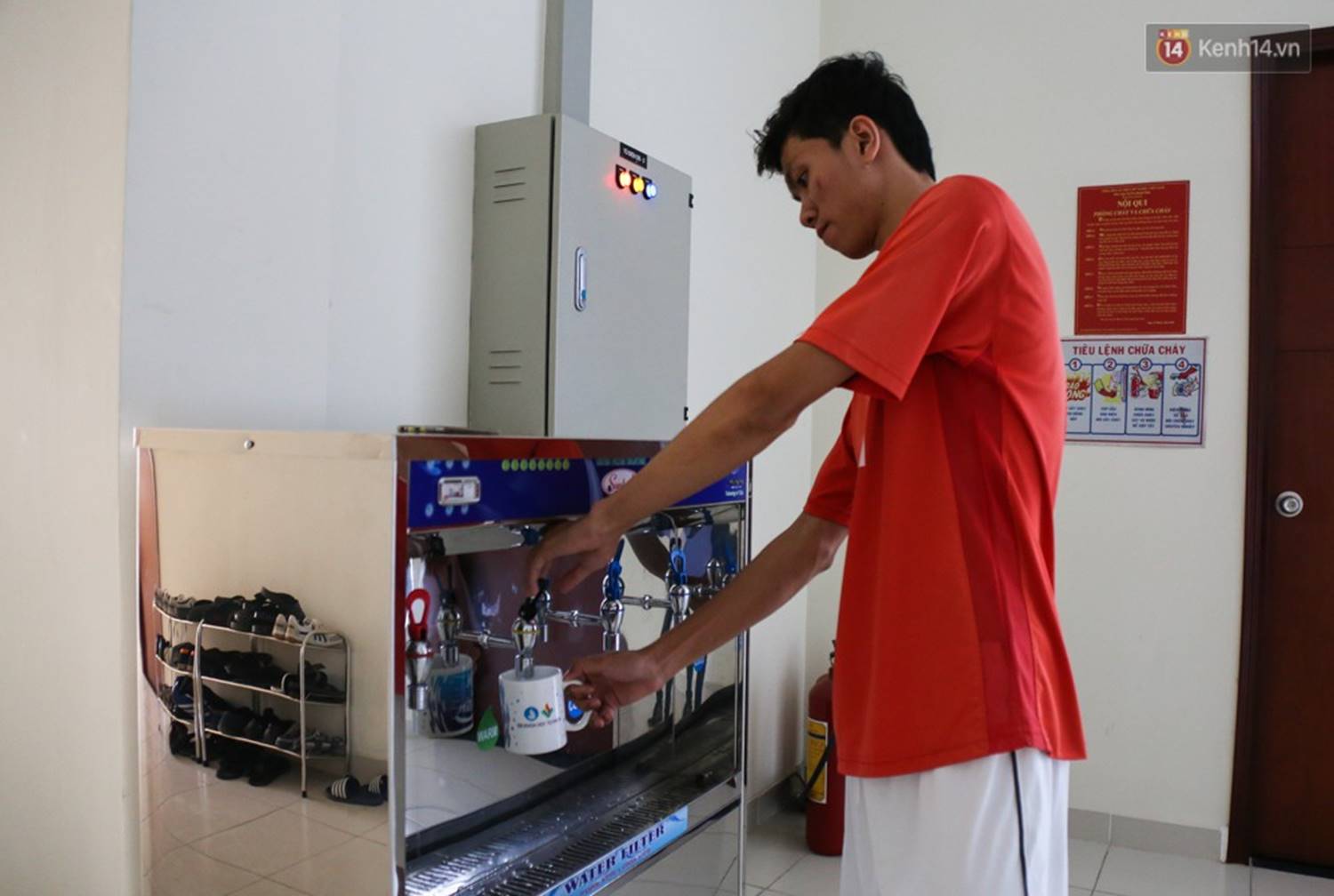 Những nỗi khổ dở khóc dở cười mà chỉ sinh viên ở kí túc xá mới hiểu được-1