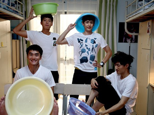 Cám cảnh những đôi bạn đũa lệch: Thật cay đắng khi chân người ta dài đến... nách mình-12