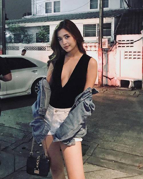 Cô gái giàu lại càng giàu khi chẳng thích mua đồ đẹp, chỉ nhất quyết mặc kiểu quần này!-5