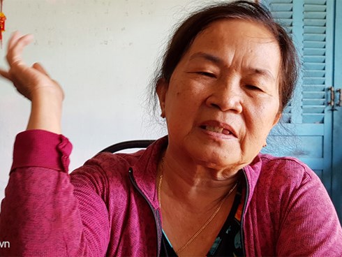 Người chị kể lúc thấy thi thể em gái cắm đầu trong thùng nước