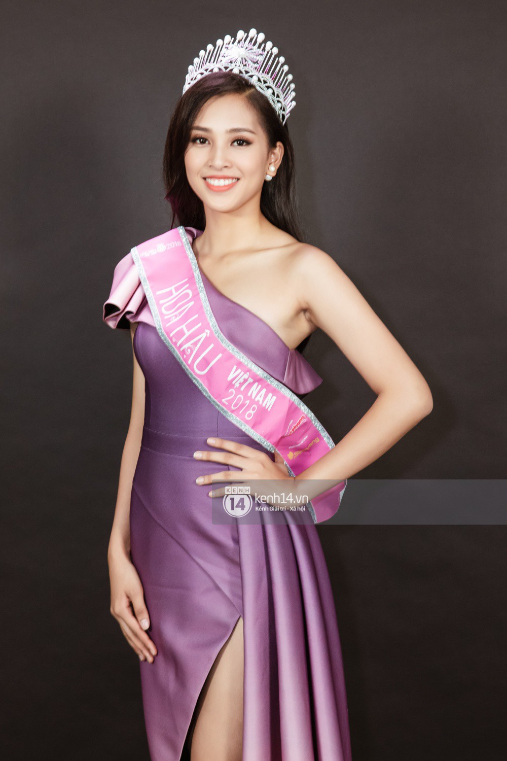 Ngắm cận vẻ đẹp của Top 3 Hoa hậu Việt Nam 2018: Mỹ nhân 2000 được khen sắc sảo, 2 nàng Á mười phân vẹn mười-6