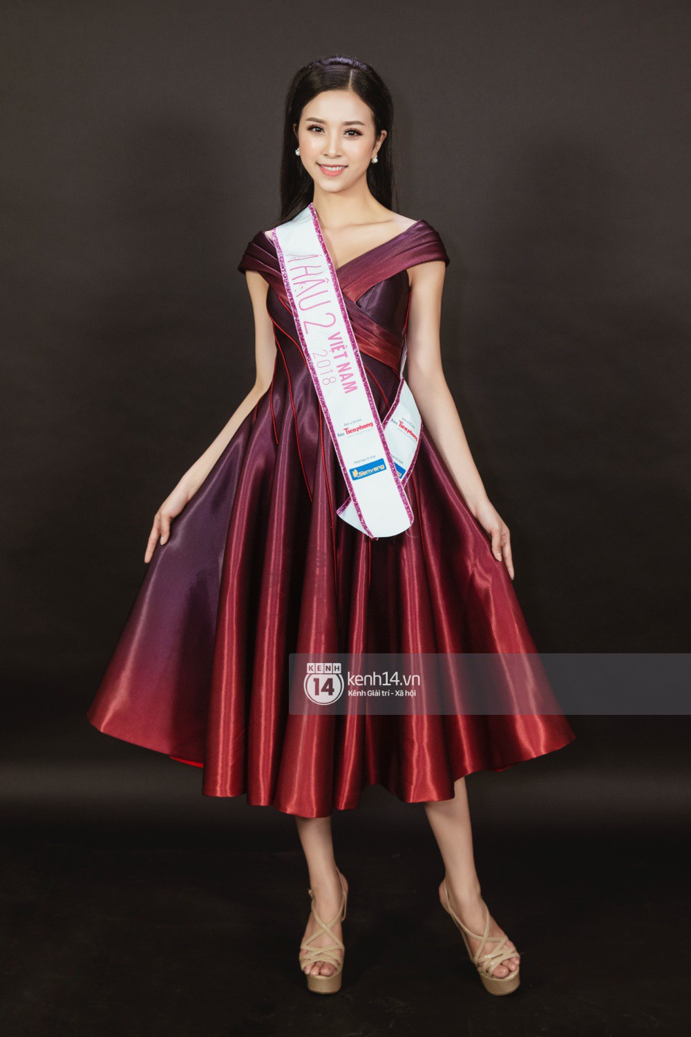 Ngắm cận vẻ đẹp của Top 3 Hoa hậu Việt Nam 2018: Mỹ nhân 2000 được khen sắc sảo, 2 nàng Á mười phân vẹn mười-13