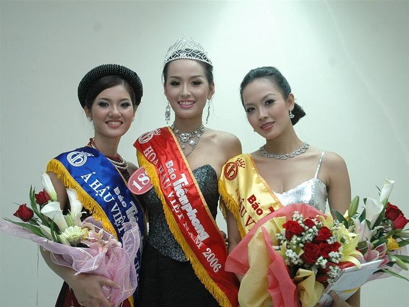 4 người đẹp đăng quang Hoa hậu Việt Nam ở tuổi 18-10