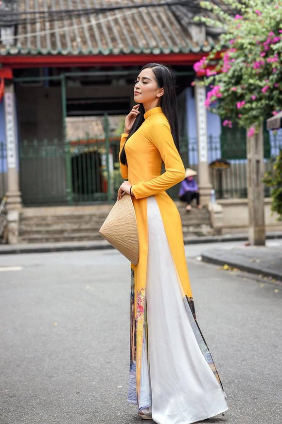 Trọn vẹn vẻ đẹp mộc mạc của Hoa hậu Trần Tiểu Vy trong bộ ảnh áo dài chụp tại Hội An-11