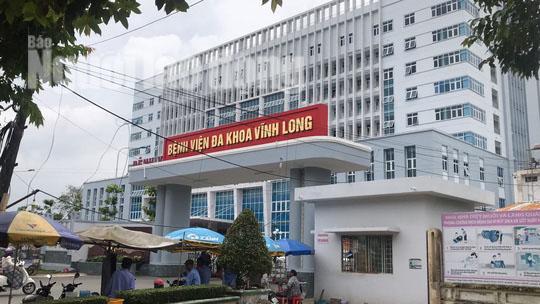 Tình tiết mới vụ gia đình mang cặp song sinh đã chết đến bệnh viện truy trách nhiệm-1