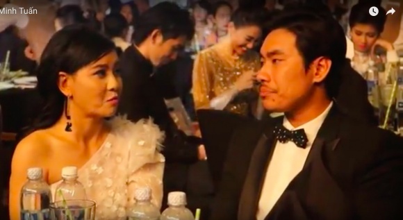 Kiều Minh Tuấn gây sốt khi ngồi bên Cát Phượng lại lầm lũi, kém vui và chăm chú vào điện thoại-5