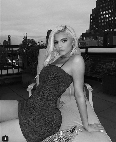 Loạt ảnh siêu gợi cảm của nữ Tỷ phú showbiz-8