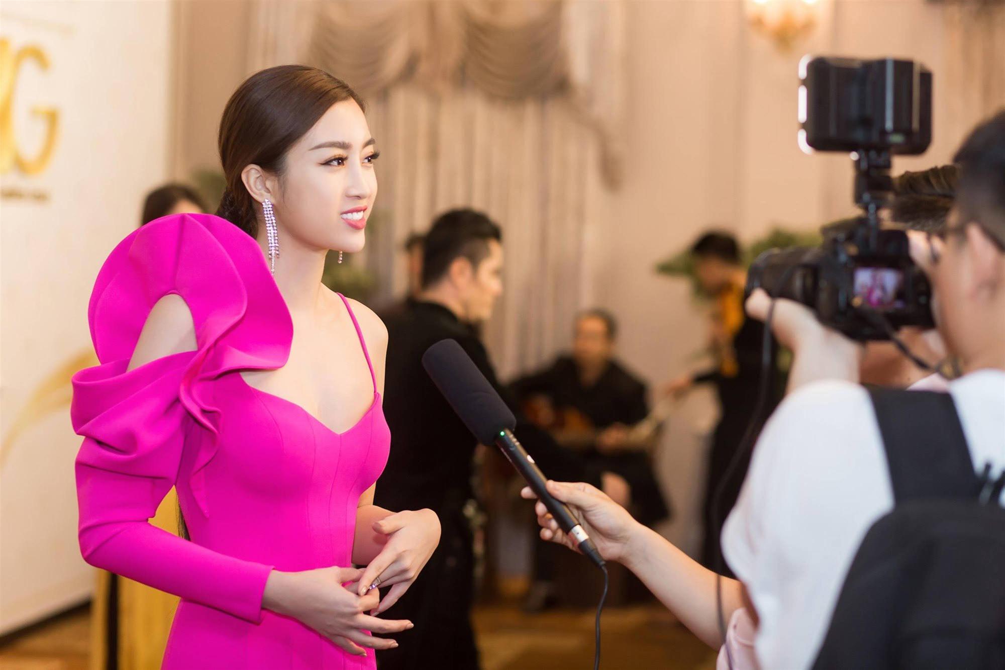 Hoa hậu Đỗ Mỹ Linh tái xuất gợi cảm sau khi trao lại vương miện-5