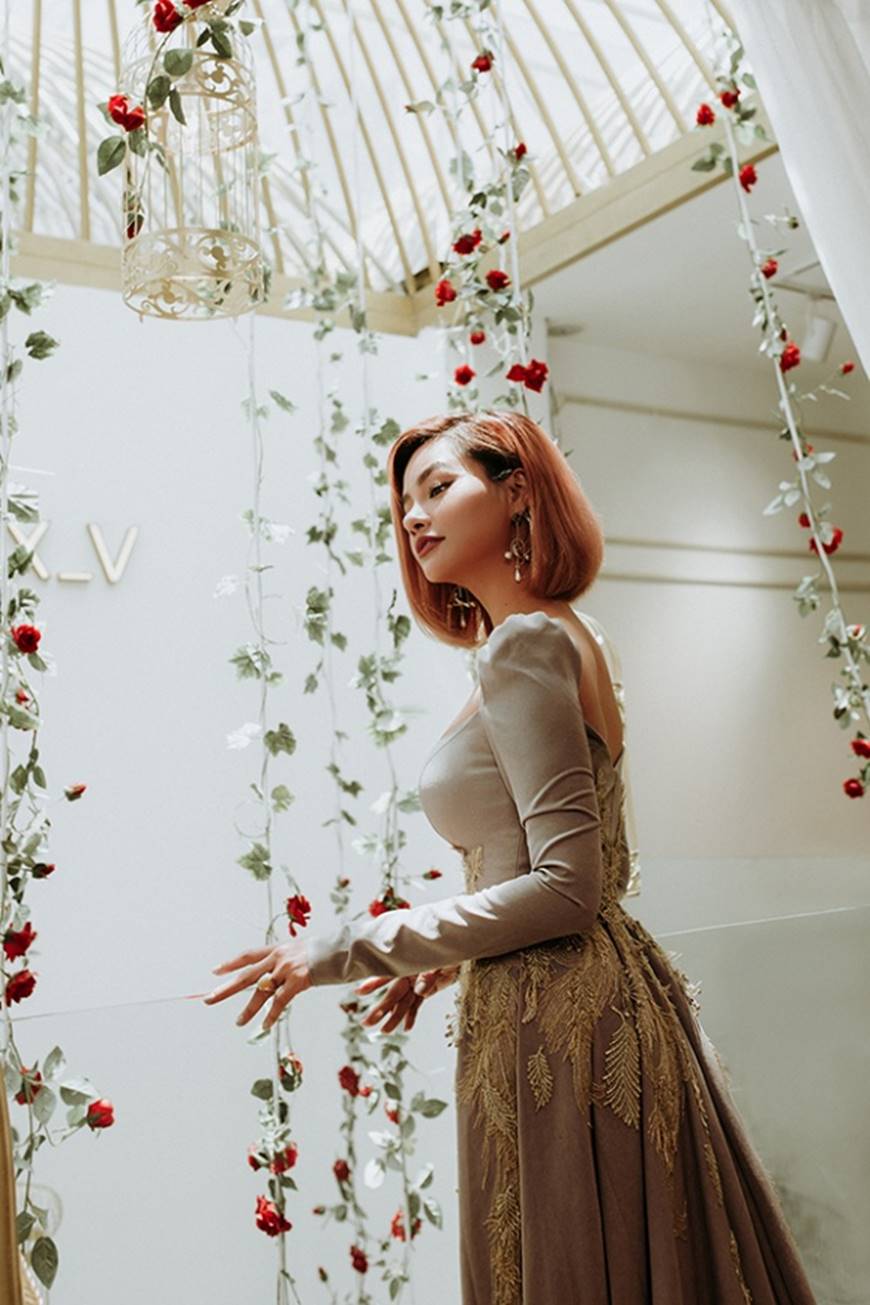 Trầm trồ trước sắc vóc gợi cảm của gái một con Vũ Thu Phương-10