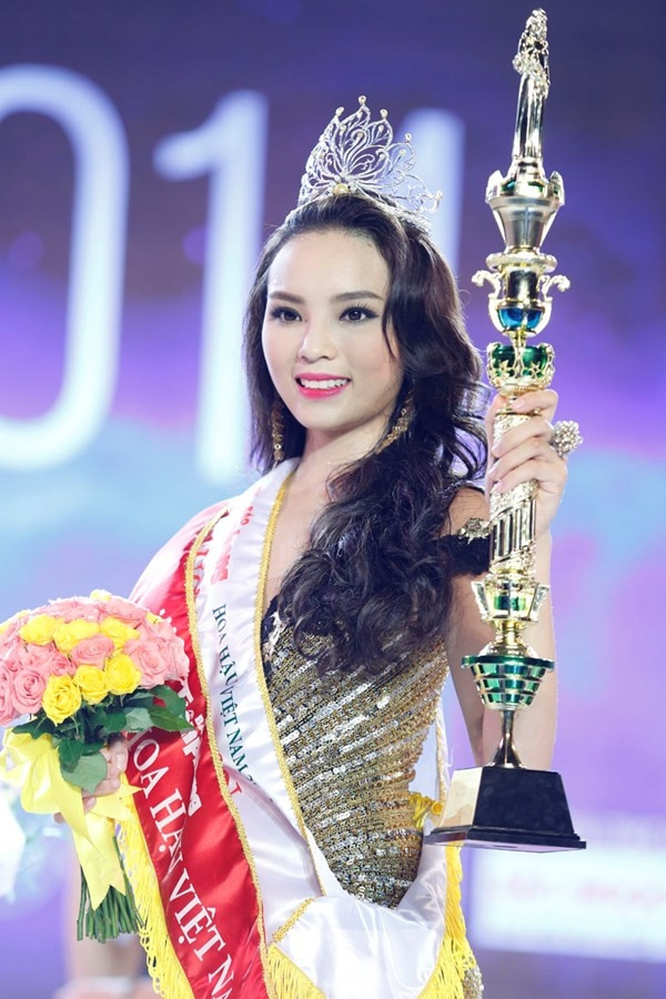 Khi trút bỏ lớp son phấn hỗ trợ, Hoa hậu Việt Nam nào sở hữu mặt mộc đáng ngưỡng mộ nhất?-9