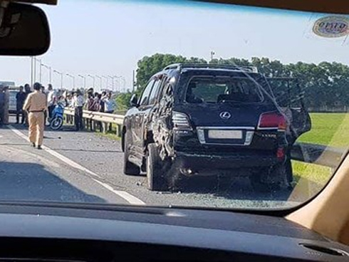 Hiện trường vụ tài xế Lexus biển tứ quý 8 bị xe tải đâm tử vong khi làm việc với CSGT-19