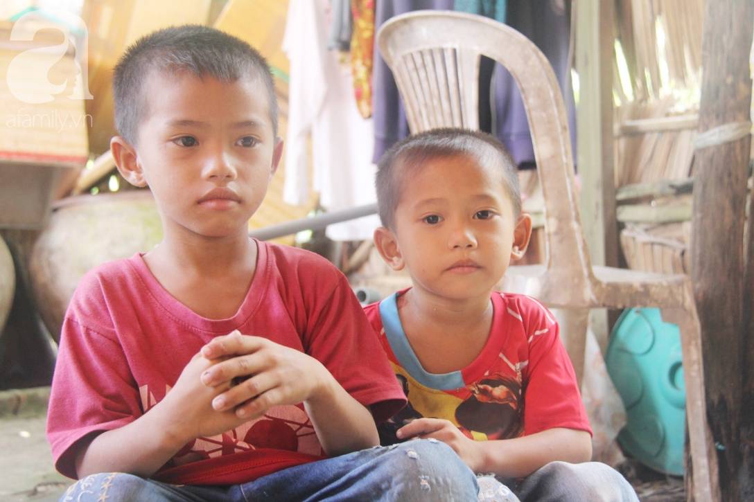 Mẹ bỏ đi lấy chồng, hai đứa trẻ 4 và 7 tuổi không được đi học, phải vào viện chăm cha bệnh tật-9