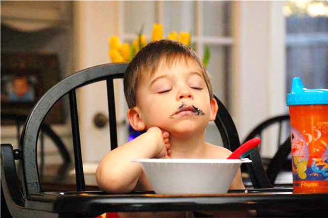 Trời đánh tránh bữa ăn, thế mà cơn buồn ngủ lại ập tới-9