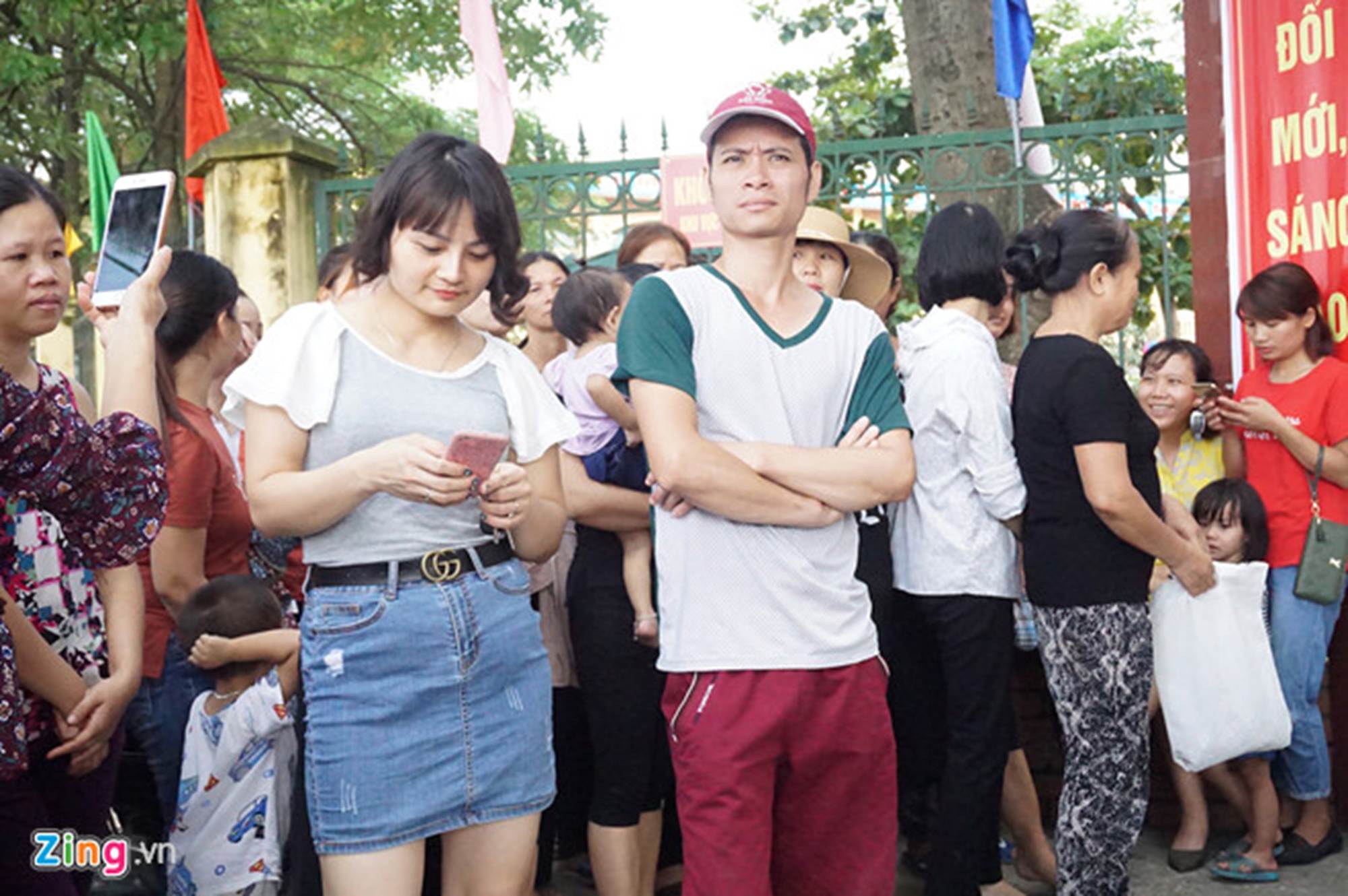 Hiệu trưởng bị tố lạm thu gian dối, sao dạy được học trò?-1