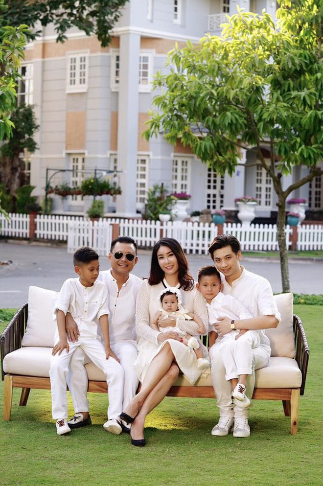 Thí sinh nhỏ tuổi nhất đăng quang hoa hậu không phải Trần Tiểu Vy mà là mỹ nhân xinh đẹp này!-3