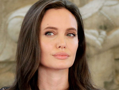 Sau 2 năm nộp đơn ly hôn, Angelina Jolie bất ngờ tìm gặp lại Brad Pitt và đây là lý do-4