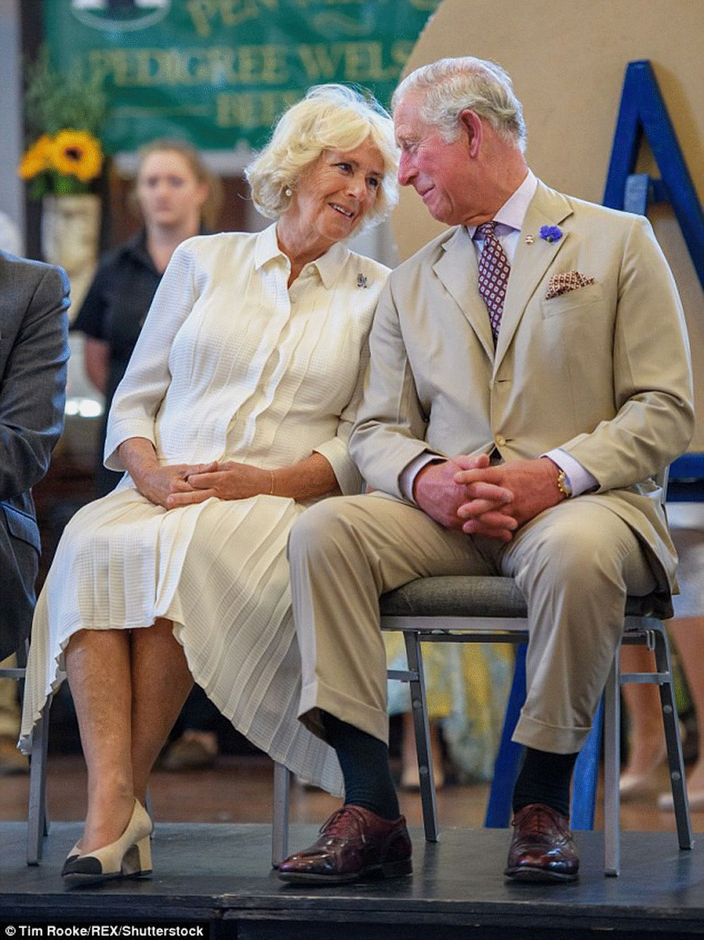 Chỉ với loạt ảnh với Thái tử Charles, bà Camilla khẳng định mình là người phụ nữ đáng ghen tị nhất, đến Công nương Diana cũng không thể so bì-2