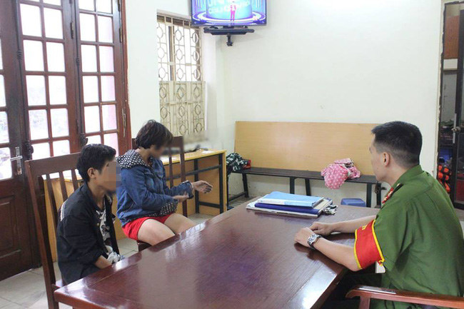 Công an tạm giữ hình sự 3 đối tượng tham gia trói bé trai vào gốc cây ở Hà Nội-1