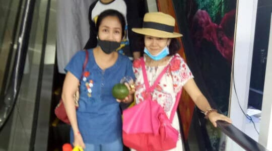 Sau khi xuất viện, Mai Phương sáng tụng kinh, đêm ho và mất ngủ-2