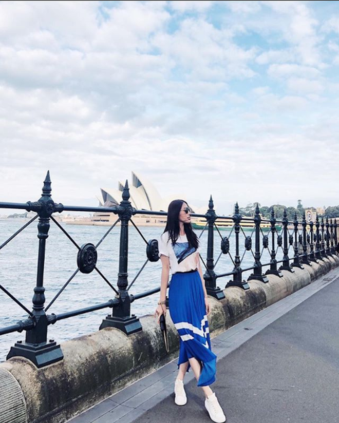 Những Hoa hậu chịu chơi của Vbiz: Mua hàng hiệu theo lố, đi du lịch sang chảnh ở khách sạn hàng chục triệu đồng/đêm-20