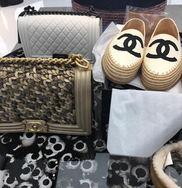 Những Hoa hậu chịu chơi của Vbiz: Mua hàng hiệu theo lố, đi du lịch sang chảnh ở khách sạn hàng chục triệu đồng/đêm-6