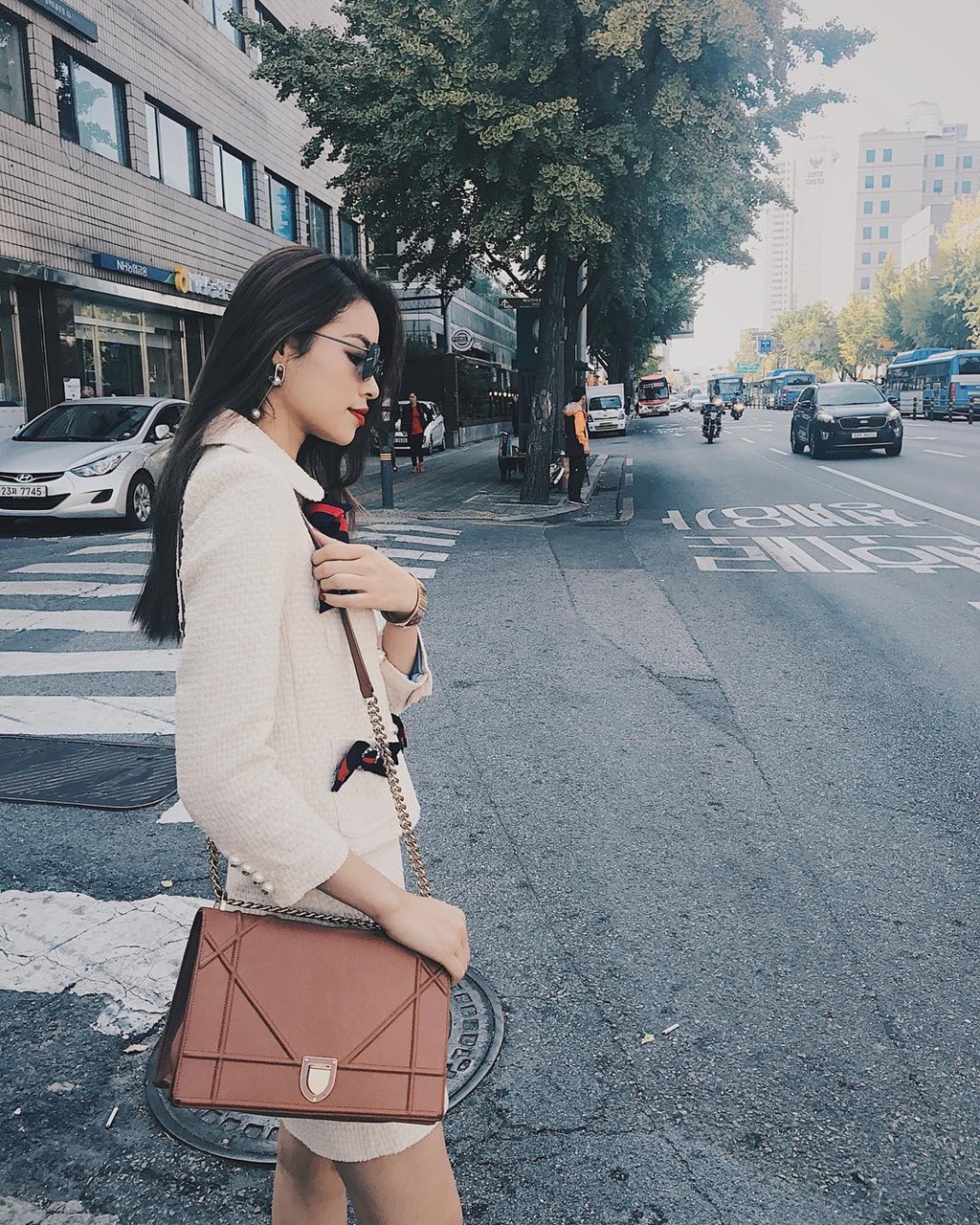 Những Hoa hậu chịu chơi của Vbiz: Mua hàng hiệu theo lố, đi du lịch sang chảnh ở khách sạn hàng chục triệu đồng/đêm-26