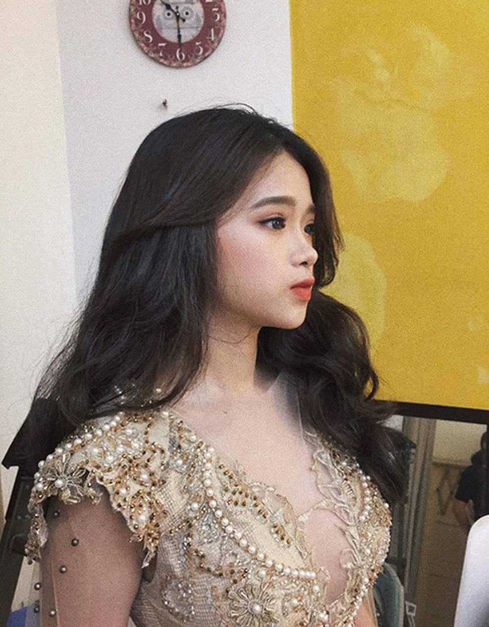 Hot girl Linh Ka phổng phao bất ngờ ở tuổi 16-3