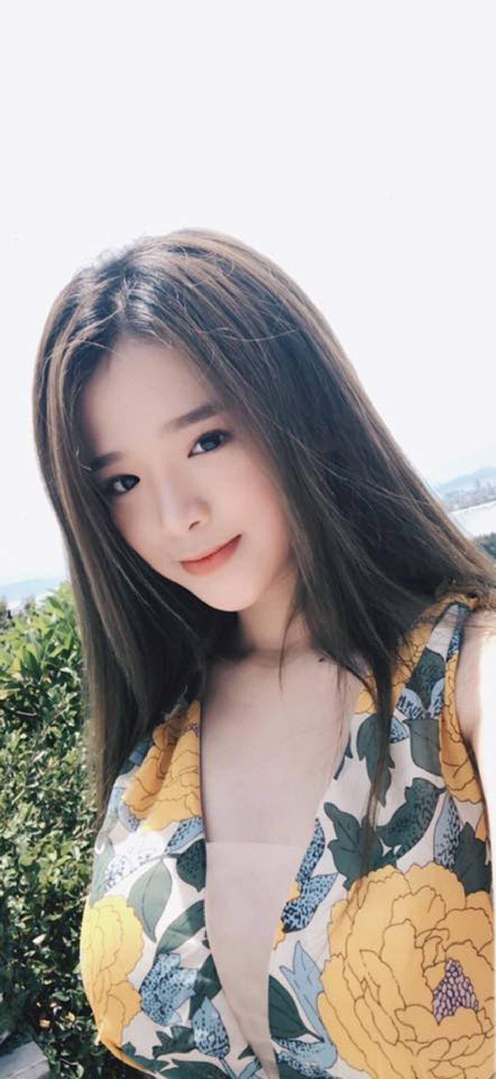 Hot girl Linh Ka phổng phao bất ngờ ở tuổi 16-4