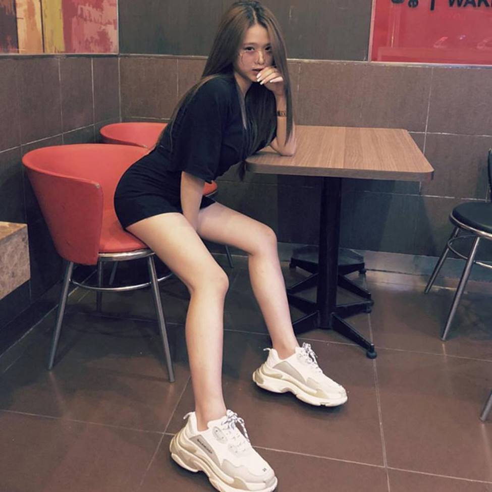 Hot girl Linh Ka phổng phao bất ngờ ở tuổi 16-16
