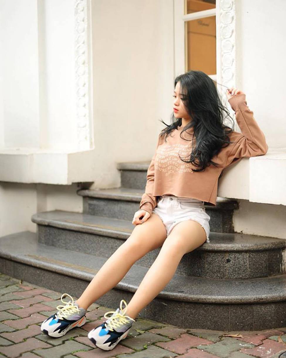 Hot girl Linh Ka phổng phao bất ngờ ở tuổi 16-8