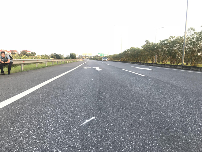 Hiện trường vụ tài xế Lexus biển tứ quý 8 bị xe tải đâm tử vong khi làm việc với CSGT-3