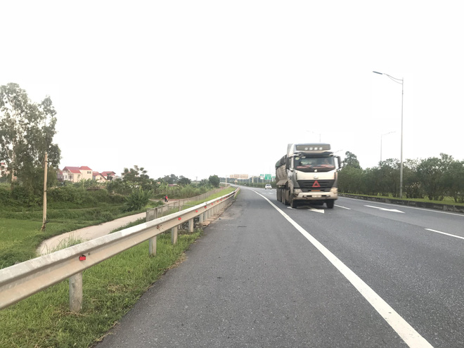 Hiện trường vụ tài xế Lexus biển tứ quý 8 bị xe tải đâm tử vong khi làm việc với CSGT-15