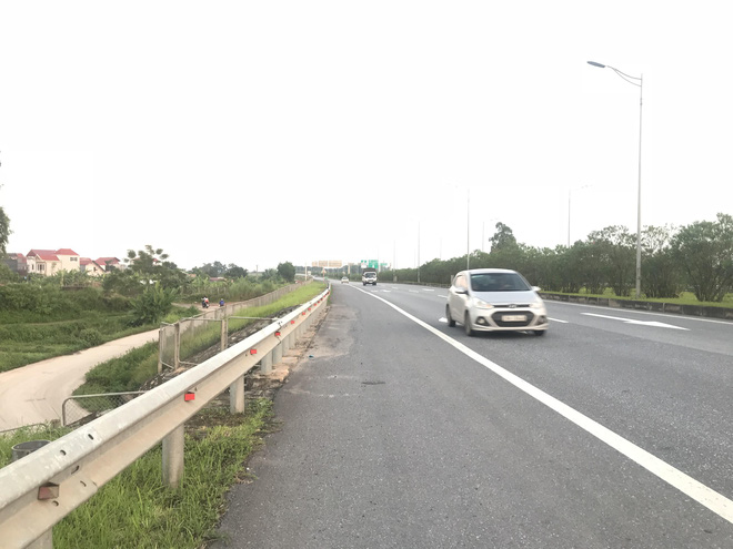 Hiện trường vụ tài xế Lexus biển tứ quý 8 bị xe tải đâm tử vong khi làm việc với CSGT-16