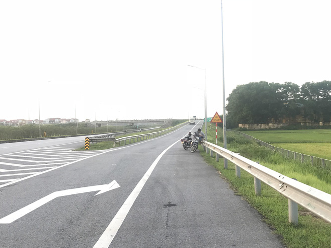 Hiện trường vụ tài xế Lexus biển tứ quý 8 bị xe tải đâm tử vong khi làm việc với CSGT-17