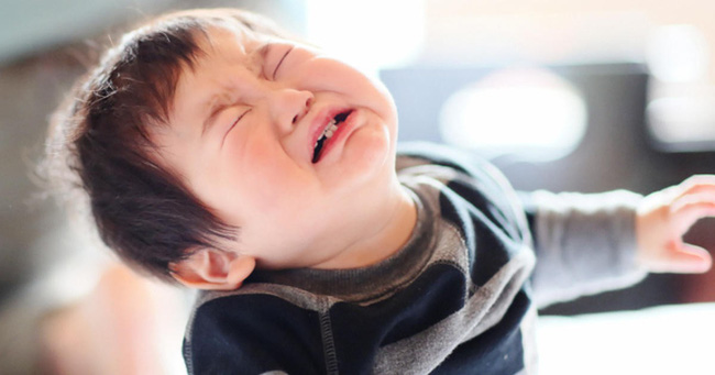 4 tuyệt chiêu nhanh - gọn - nhẹ giúp xử lý thói ăn vạ của trẻ, bố mẹ tuyệt đối đừng bỏ qua-3