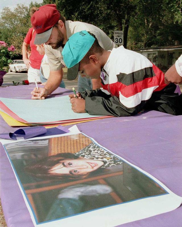 Bé gái mất tích suốt 7 ngày và điều kinh hãi dưới tấm đệm chảy nước nhà hàng xóm-2